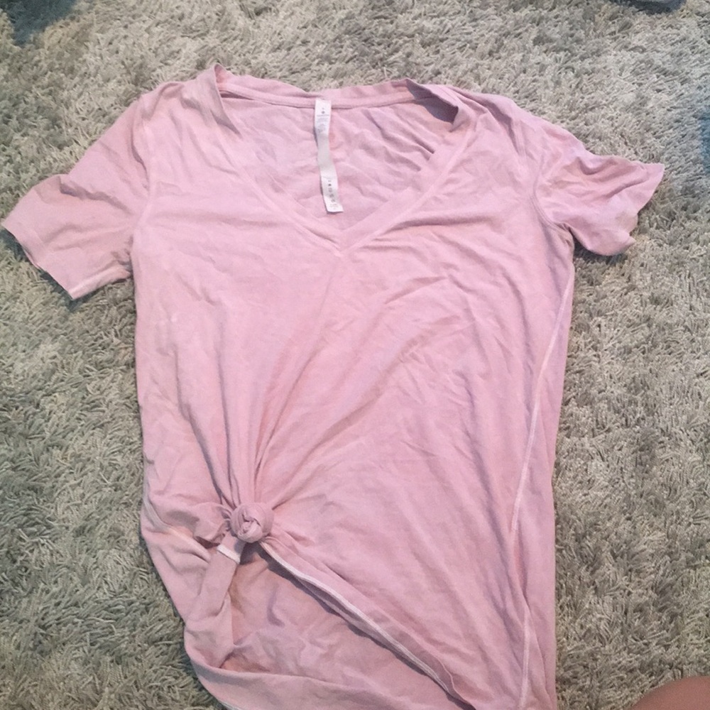Lululemon tshirt